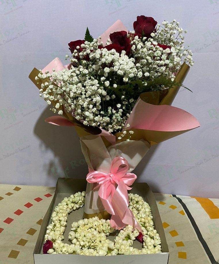 Buket mawar dan baby breath