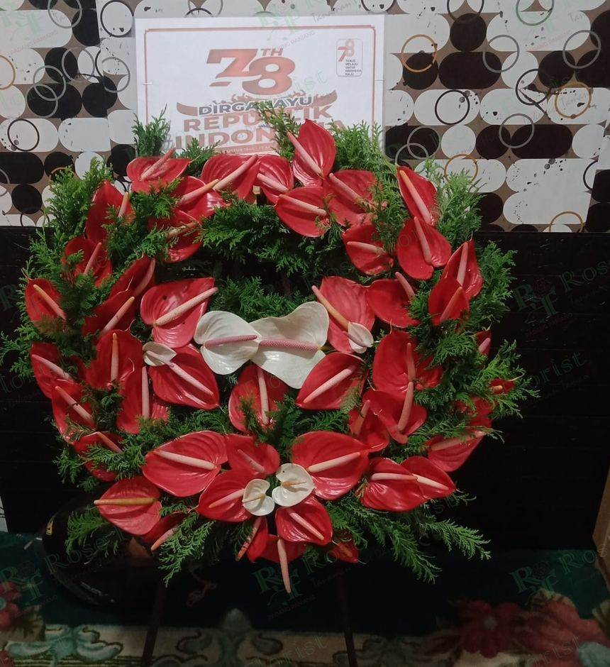 Karangan bunga anthurium berbentuk lingkaran
