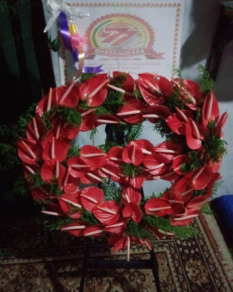 Karangan bunga anthurium untuk hari peringatan