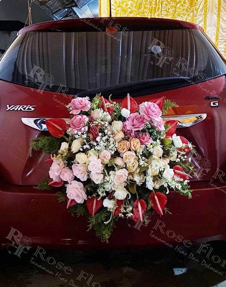 Bunga hias belakang mobil pengantin