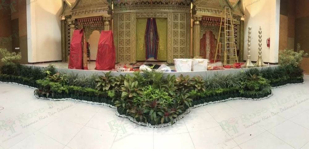 Taman pelaminan Minang di UNP Bukittinggi