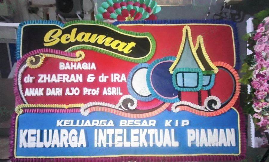 Papan bunga ucapan selamat
