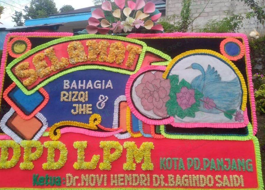 Papan bunga ucapan selamat