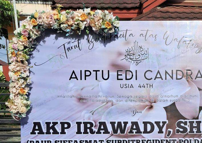 Papan bunga ucapan selamat