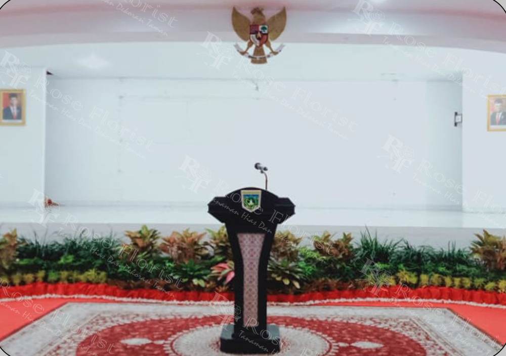 Taman depan podium aula pemerintahan