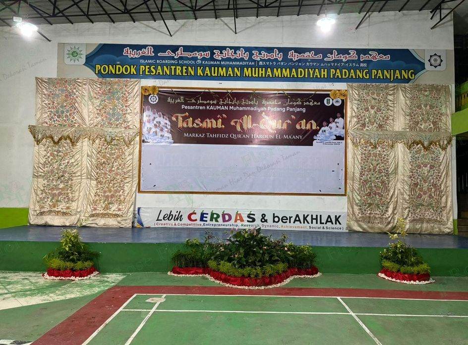 Taman panggung Tasmi' Al-Qur'an pesantren