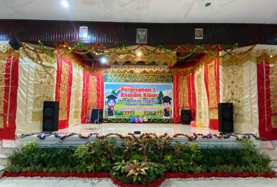 Taman panggung perpisahan dan khatam TK